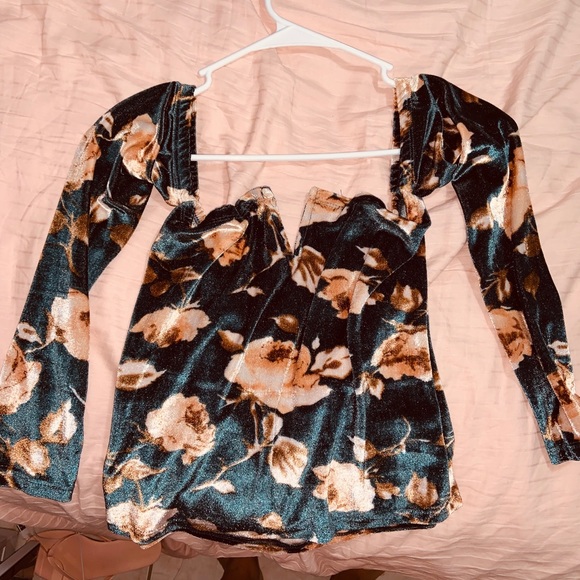 Top - Picture 2 of 2